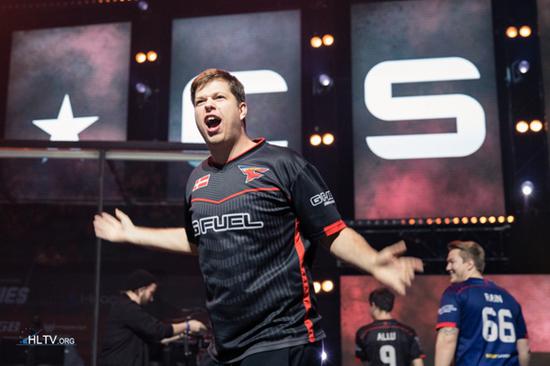 NS夺得圣地亚哥大师赛冠军展现无畏精神